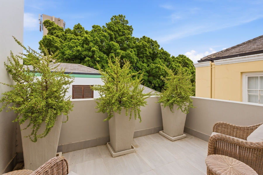 2 Bedroom Property for Sale in Green Point Western Cape